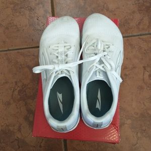 Women's Altra Escalante 2 white size 7.5